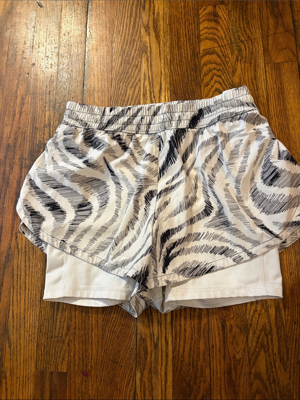 🎉DSG White and Black Zebra-Print Athletic Shorts with Inner Liner